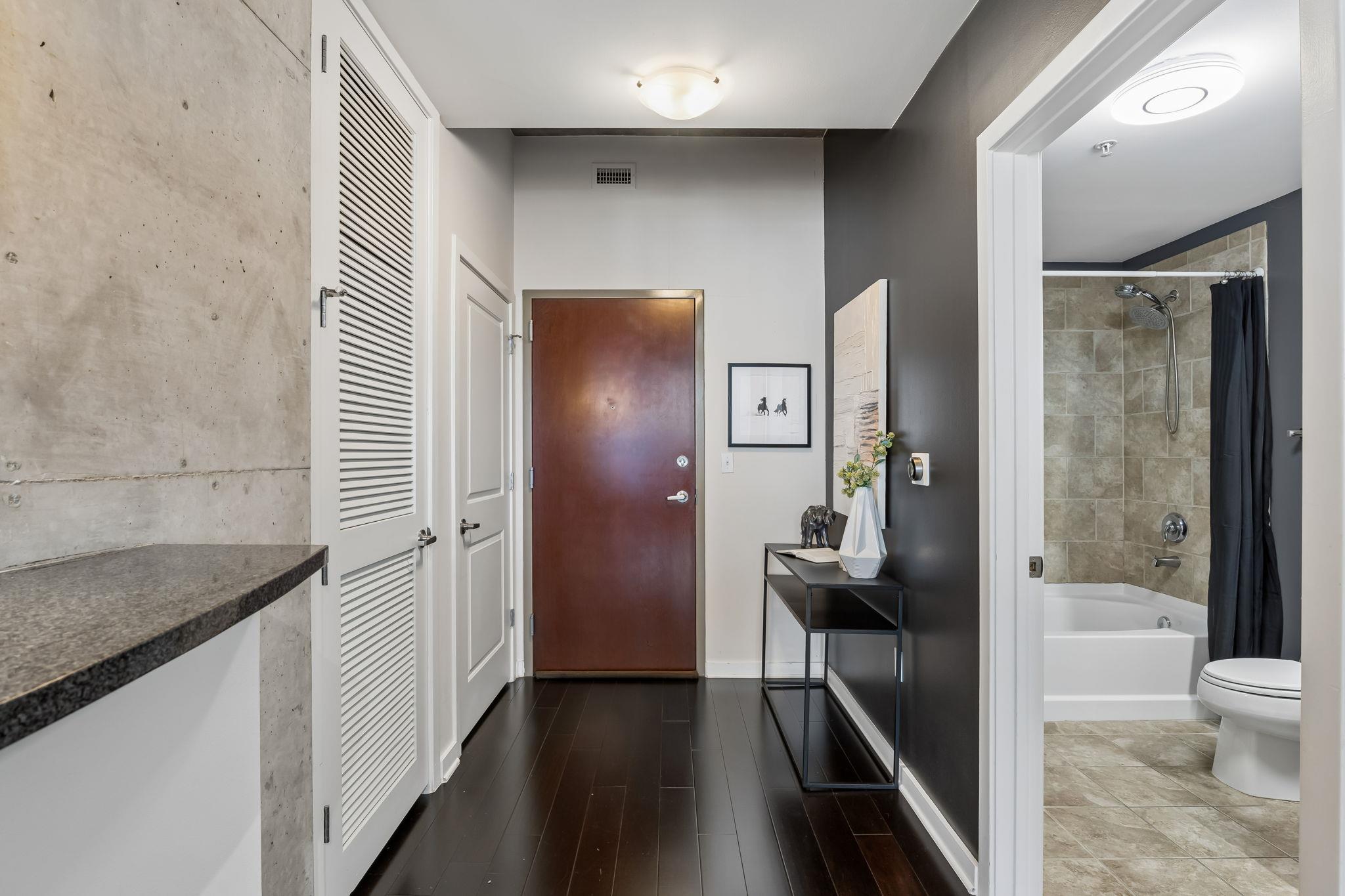 360 Nueces ST 3106