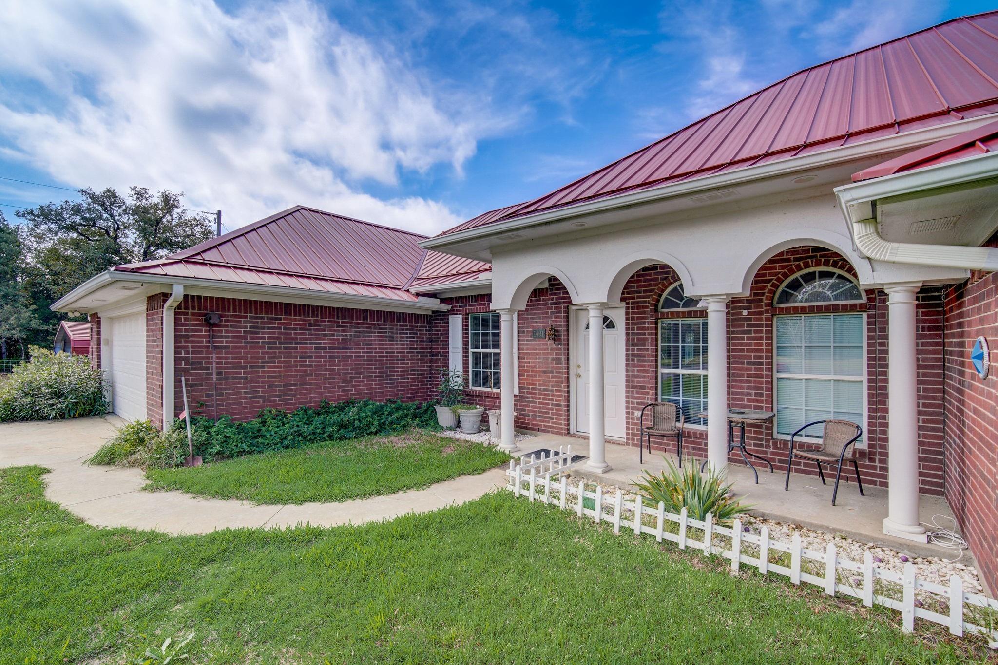 1495 Makinson RD
