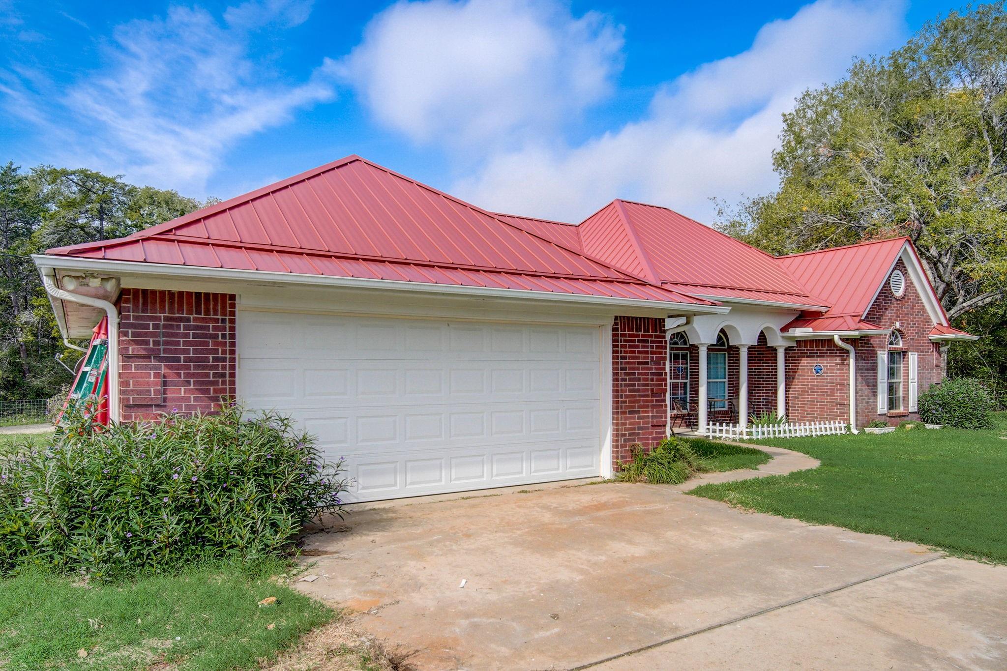 1495 Makinson RD