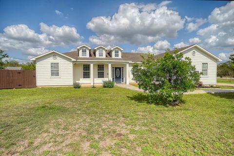 102 W Oak LOOP Cedar Creek TX 78612