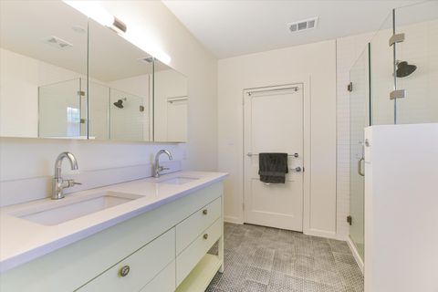 Tiny photo for 3004 Breeze TER, Austin, TX 78722 (MLS # 8656336)