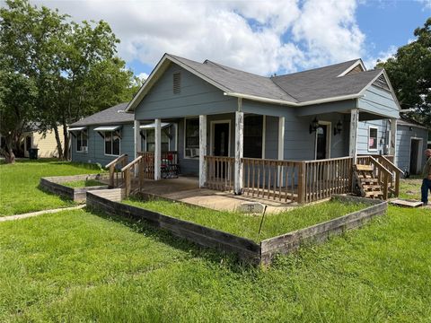 Photo of 1401 E 29th ST, Bryan, TX 77802 (MLS # 7941466)