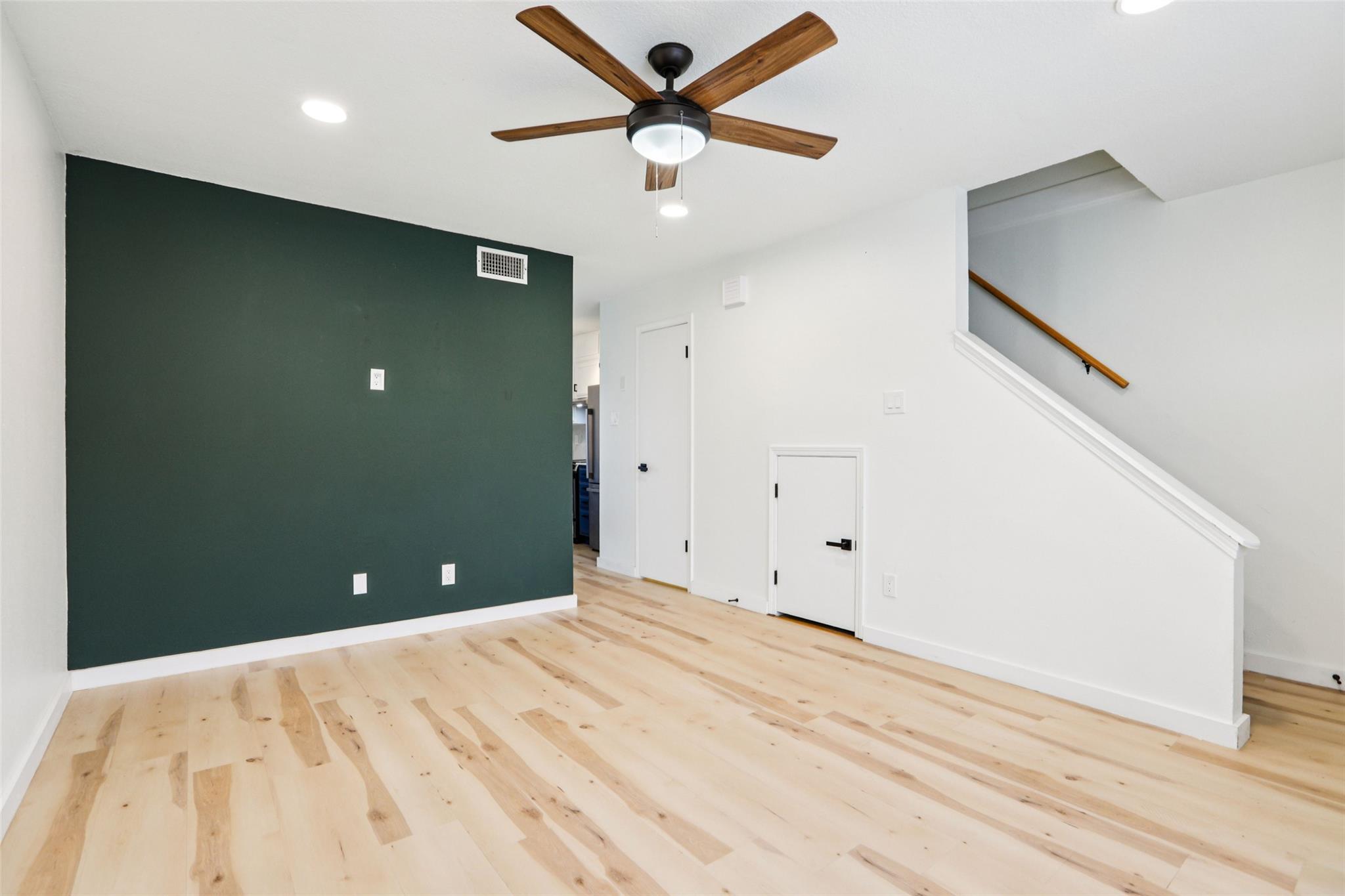 3004 WHISPER OAKS LN C