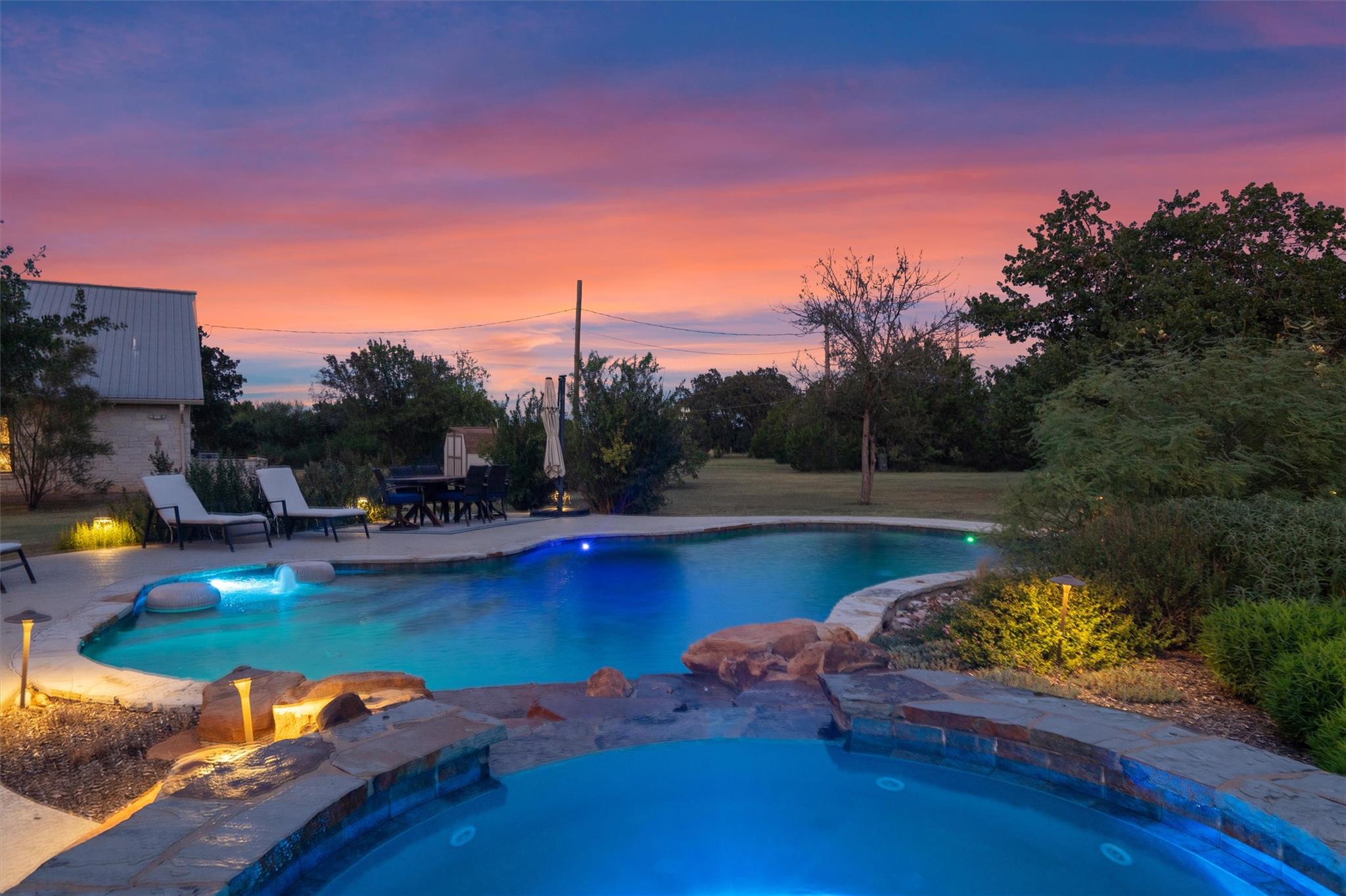 323 Patricia RD