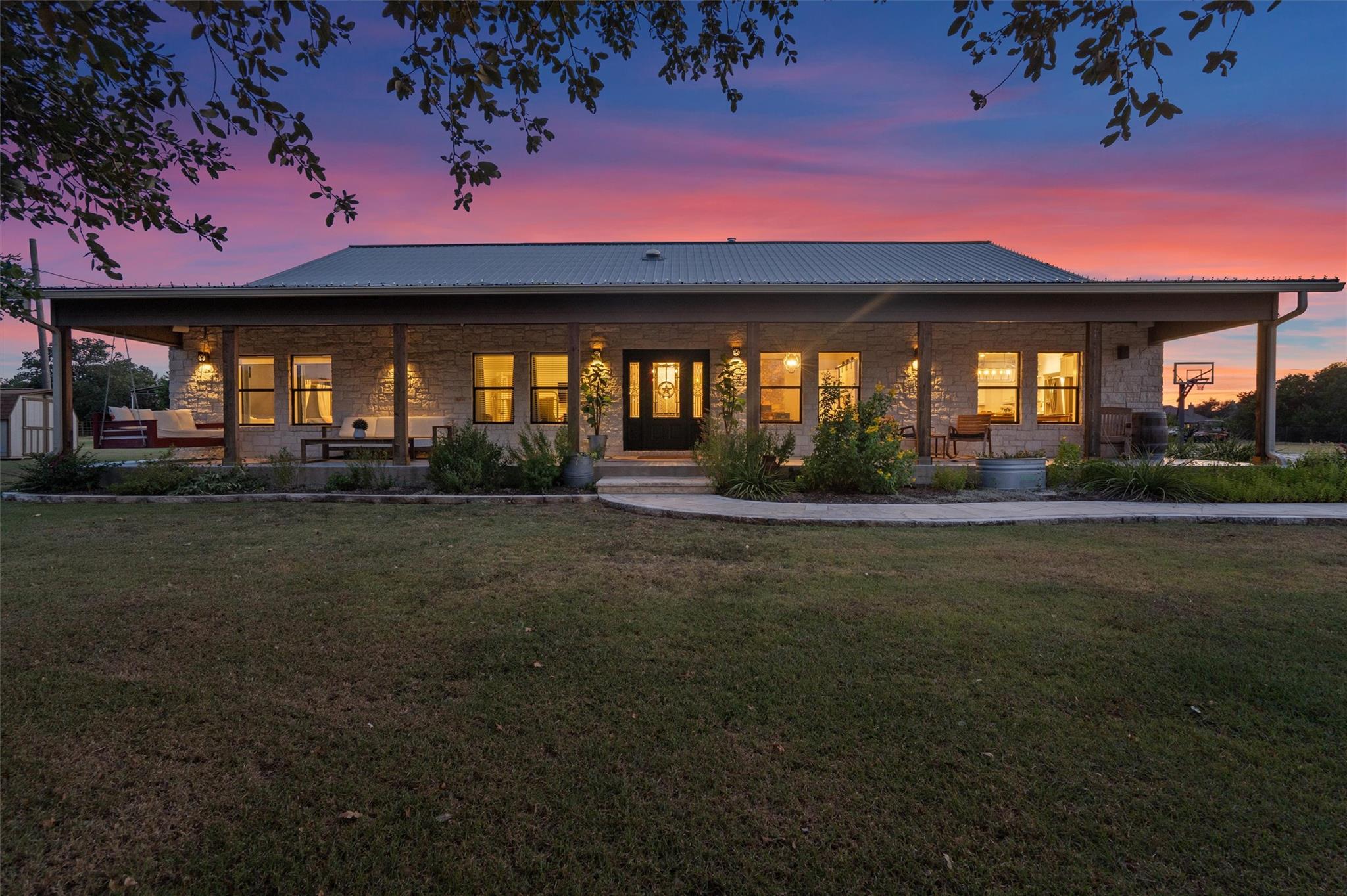 323 Patricia RD