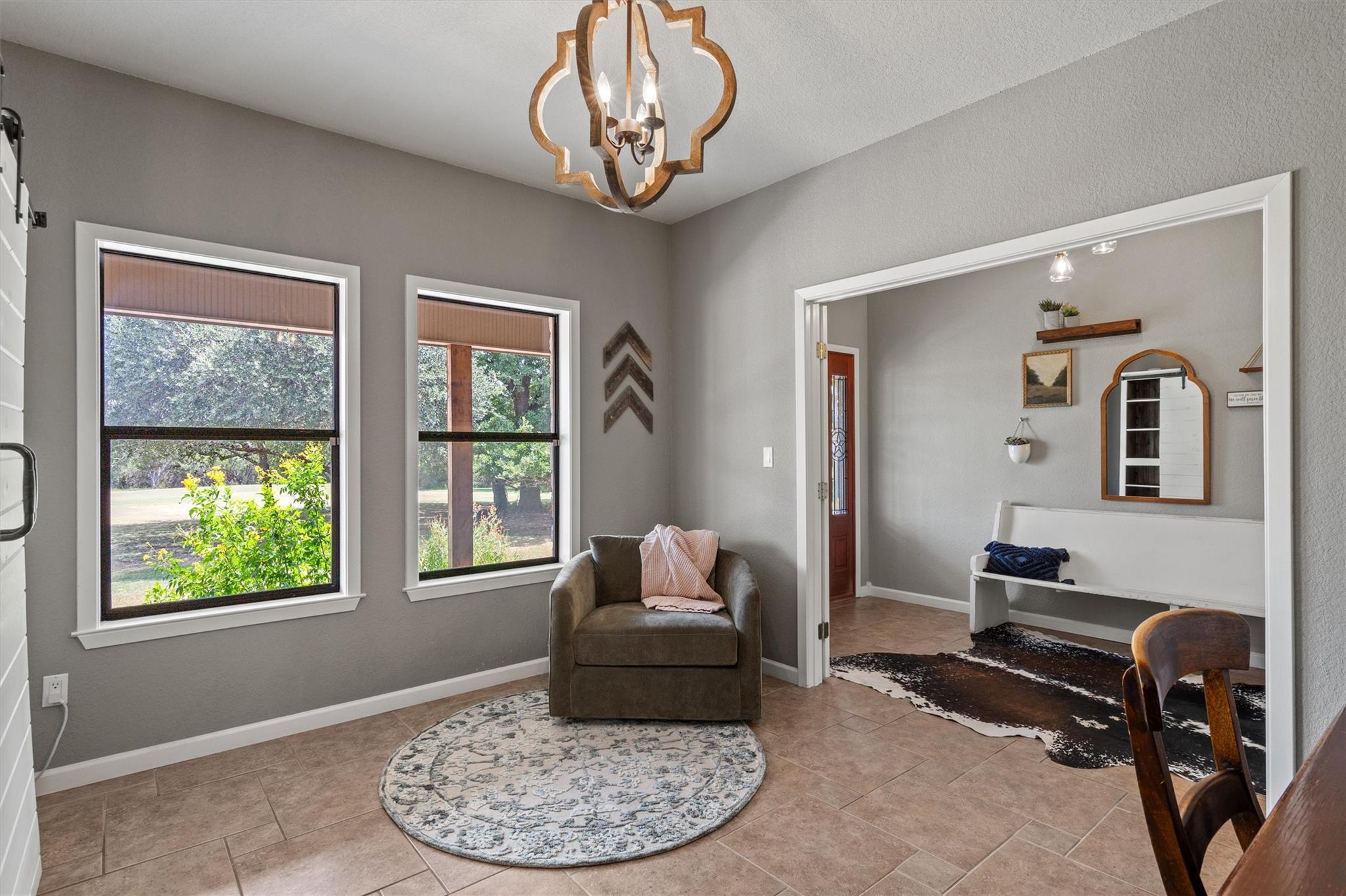323 Patricia RD