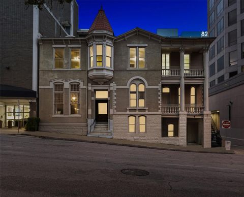 Photo of 109 E 10th ST, Austin, TX 78701 (MLS # 1682844)