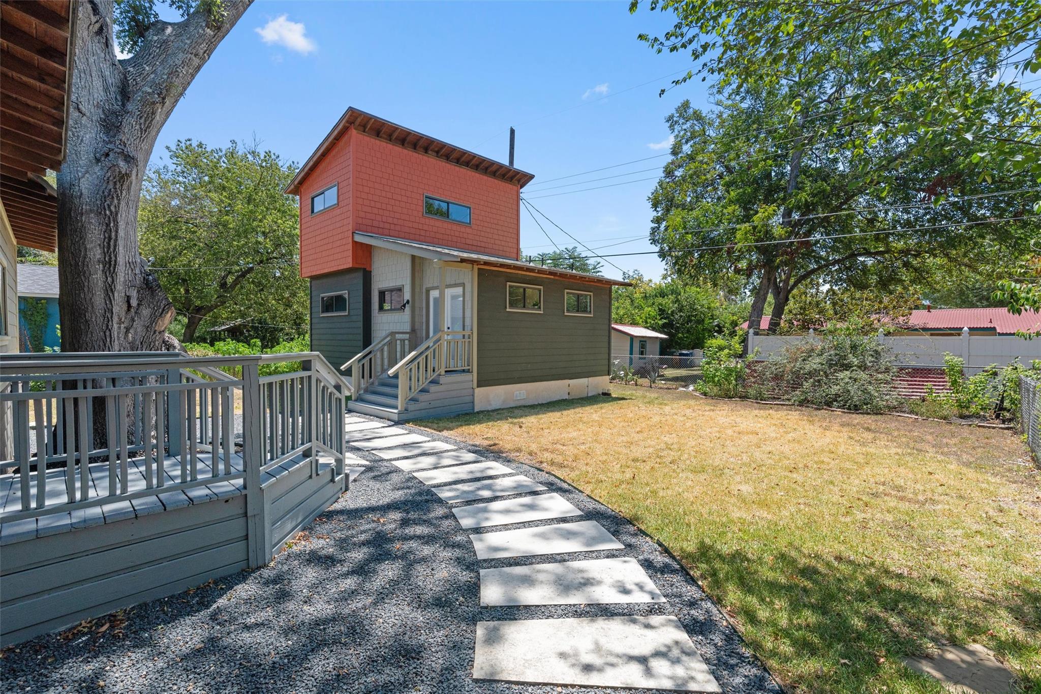 2709 Geraghty Ave