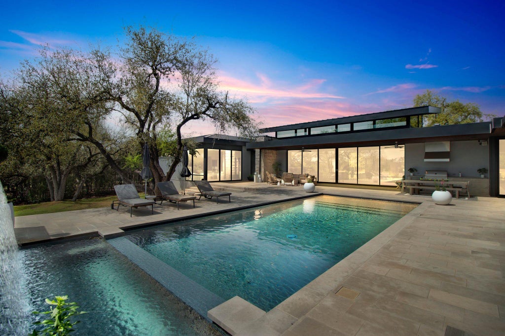 Photo of 4001 Verano DR, Austin, TX 78735 (MLS # 7920909)