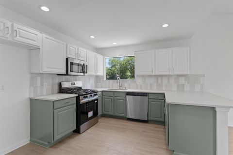 Tiny photo for 1501 Cricket Hollow DR, Austin, TX 78758 (MLS # 8473654)
