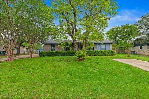 205 Hitching Post DR Kyle TX 78640