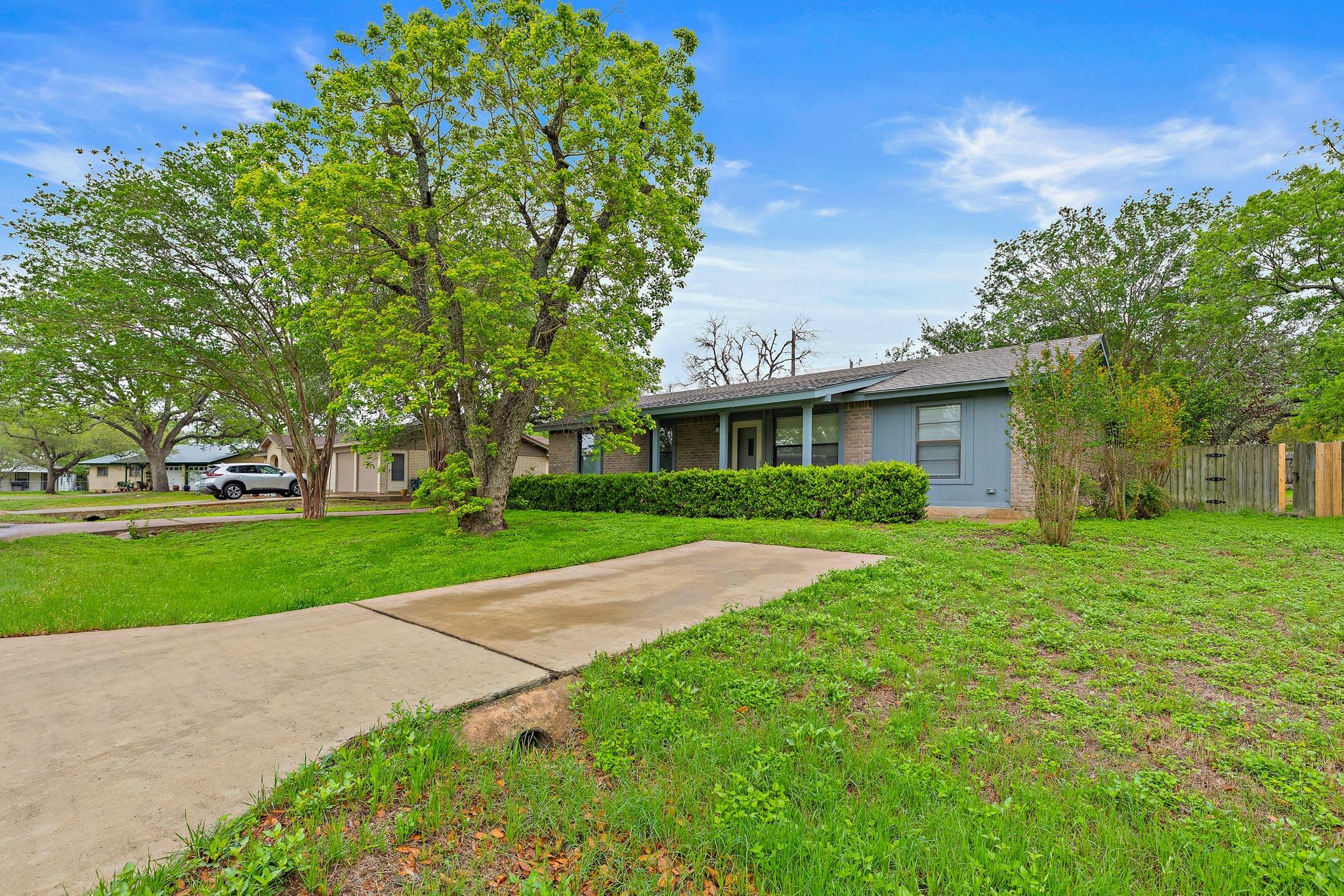 205 Hitching Post DR