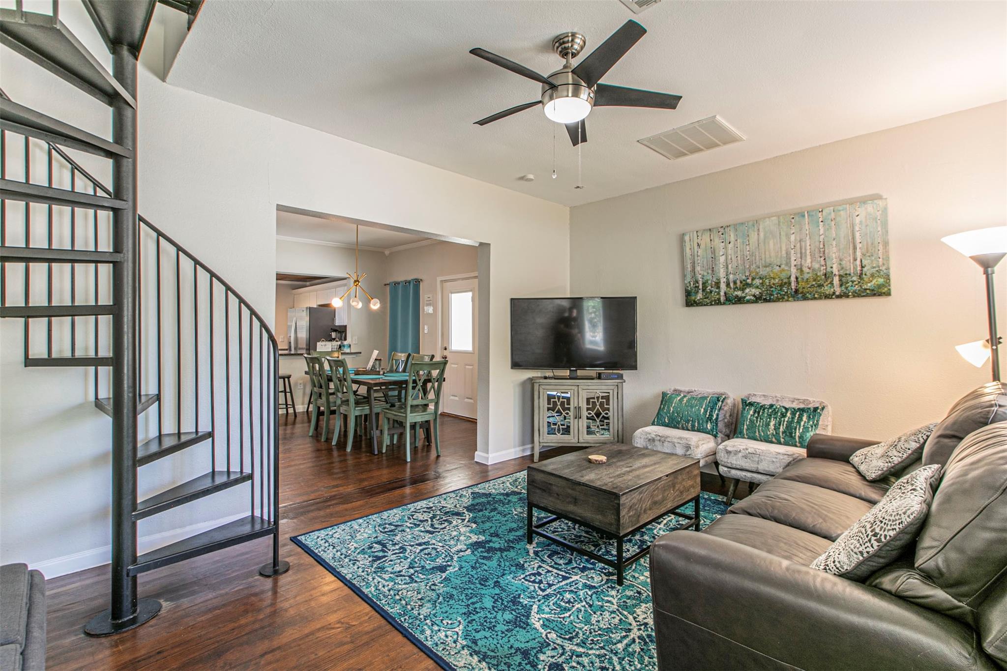 1608 Hutto RD