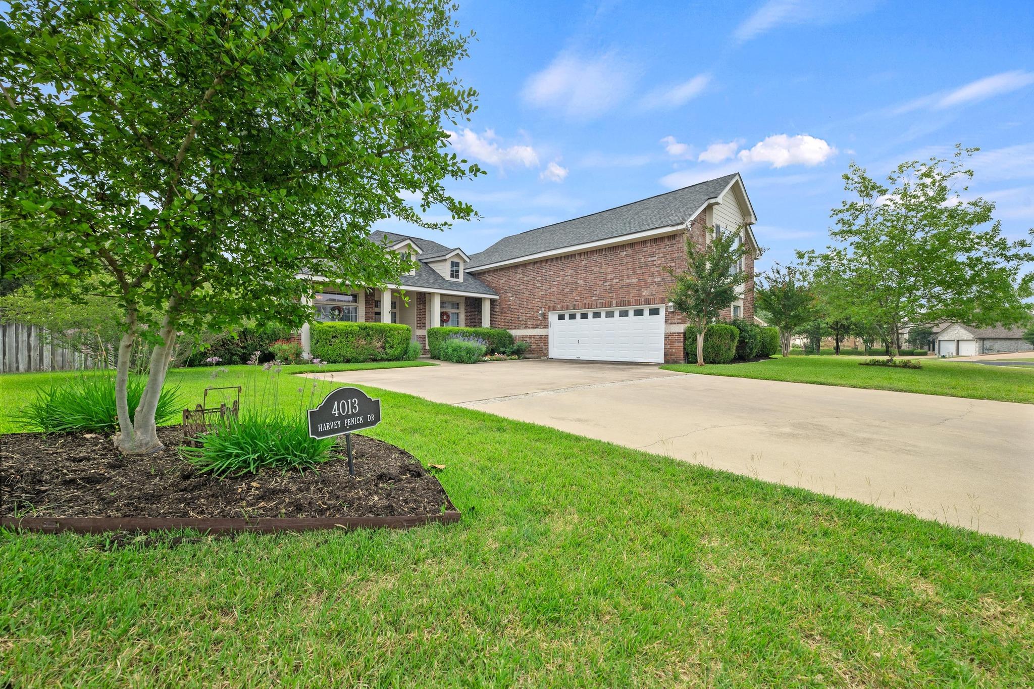 4013 Harvey Penick DR