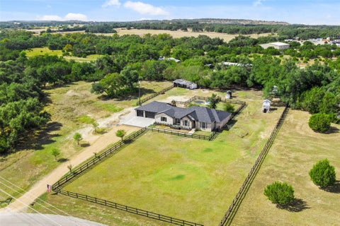 Photo of 213 Beauchamp RD, Dripping Springs, TX 78620 (MLS # 3913101)