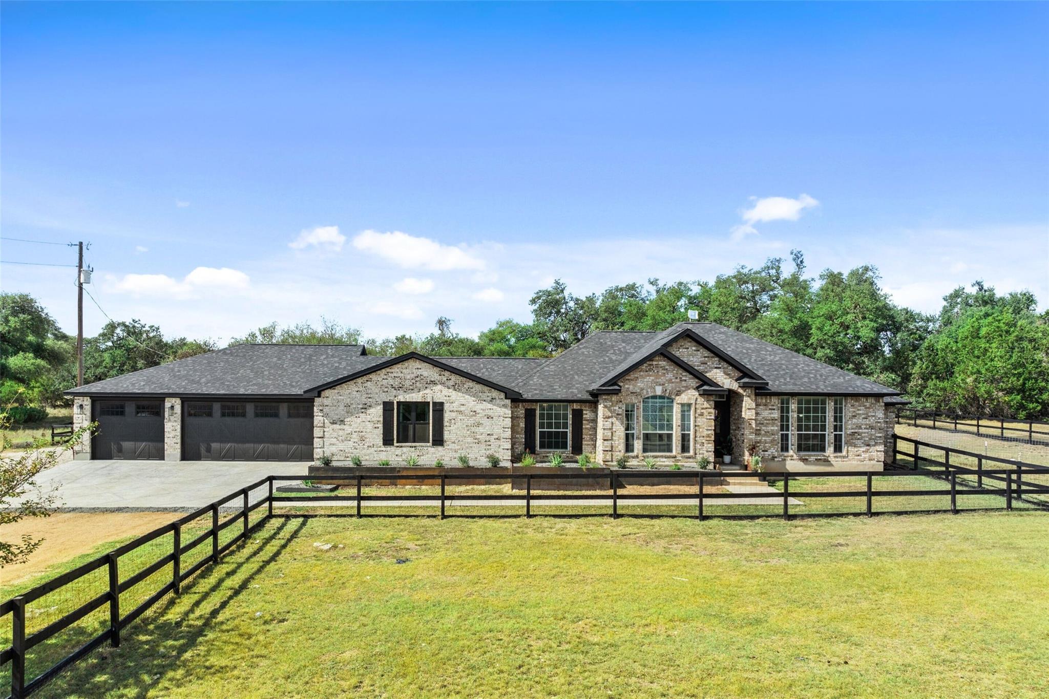 213 Beauchamp RD