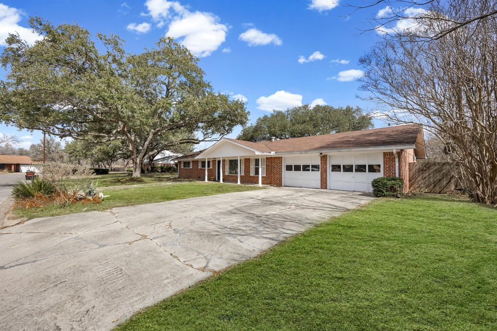 Photo of 795 Vogel DR, Lockhart, TX 78644 (MLS # 7064903)