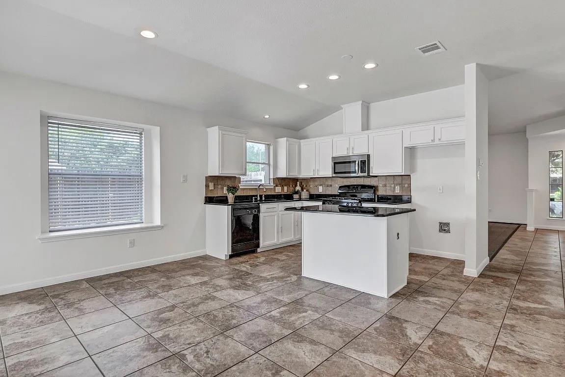 16601 Jadestone DR