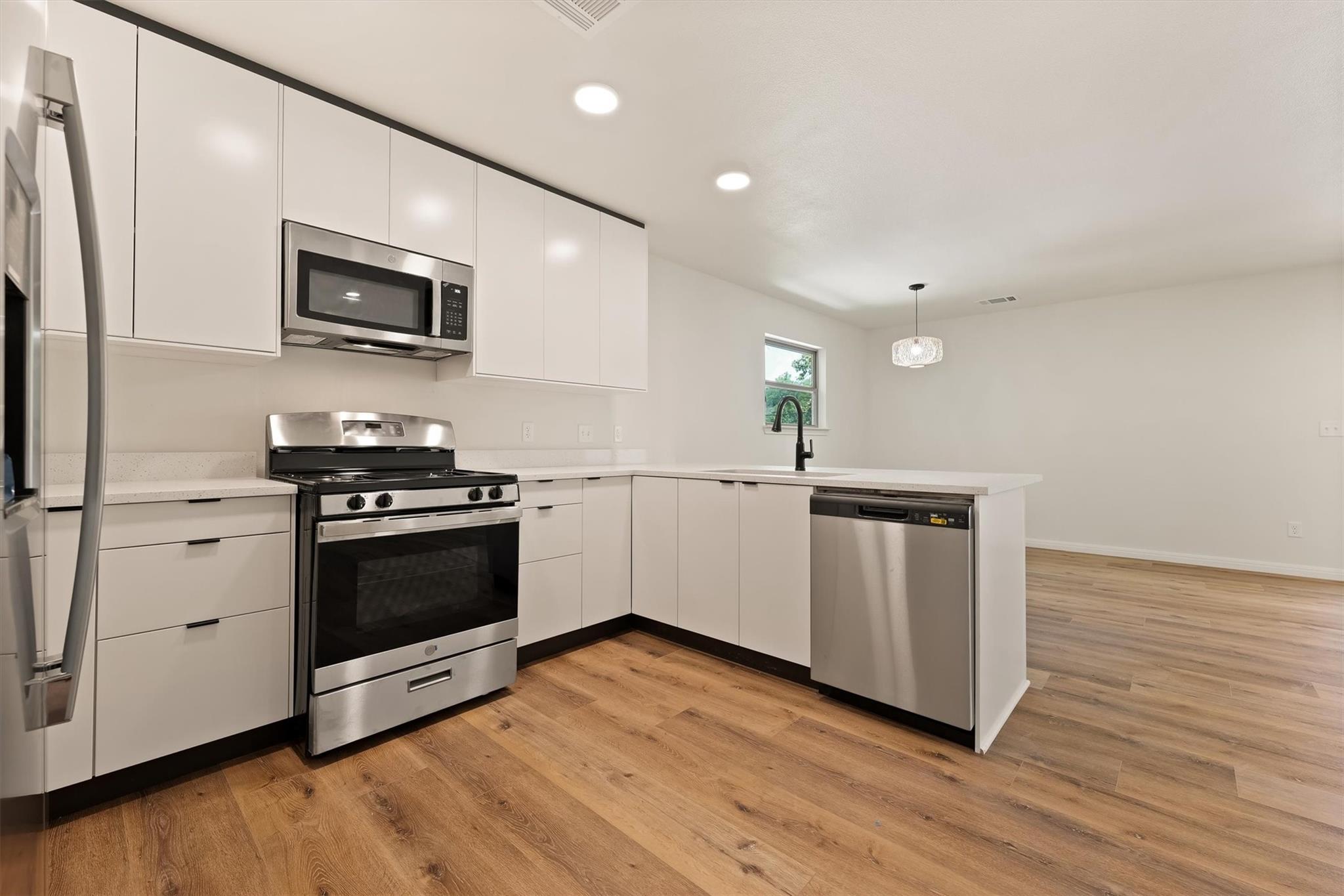 313 Mill ST