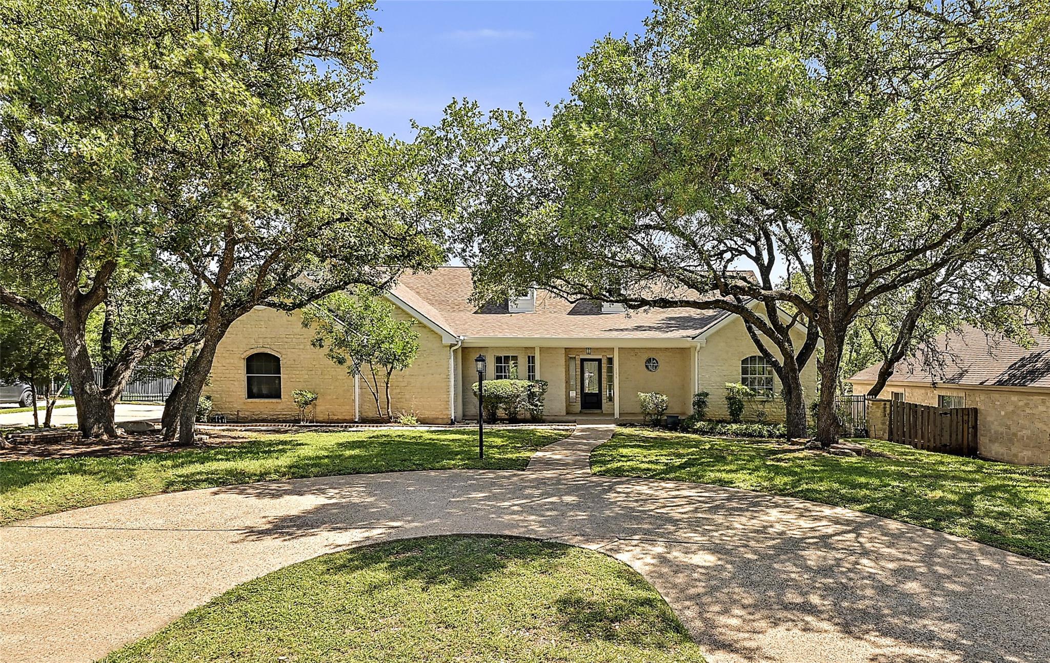 106 Los Altos DR
