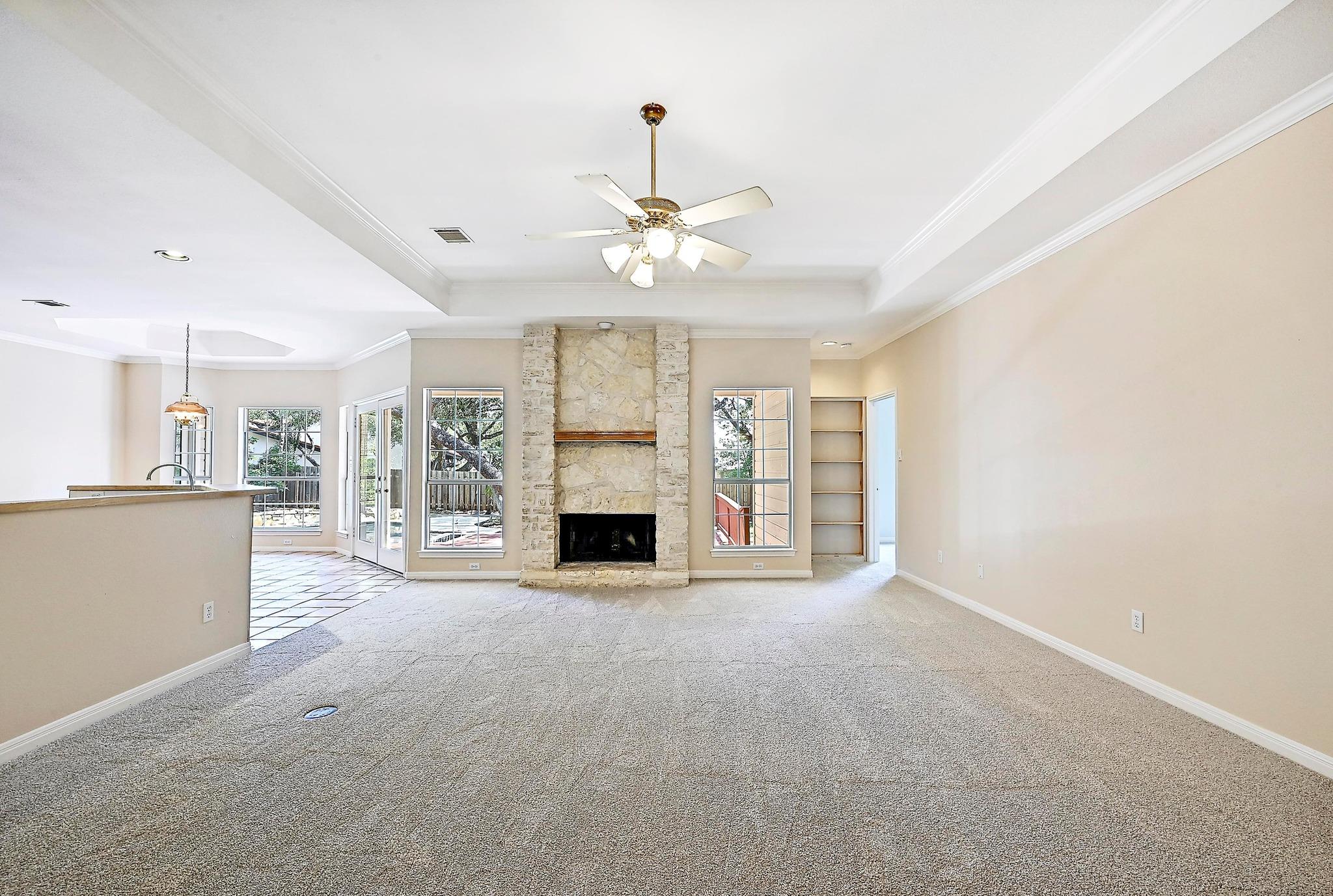 106 Los Altos DR