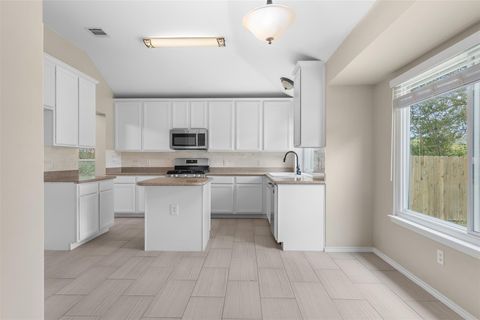 Tiny photo for 14915 Bescott DR, Austin, TX 78728 (MLS # 4648082)