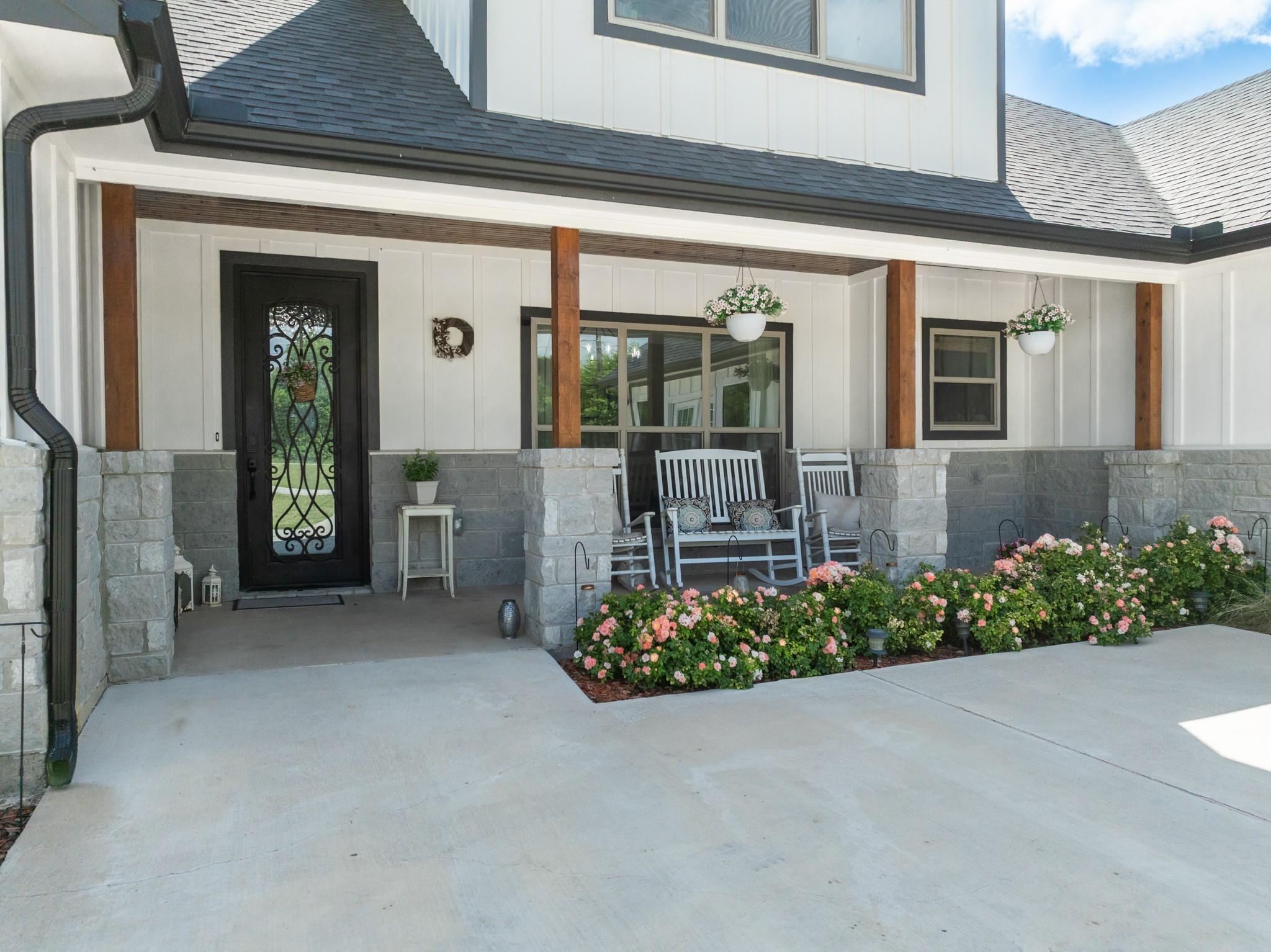 633 N Stovall DR