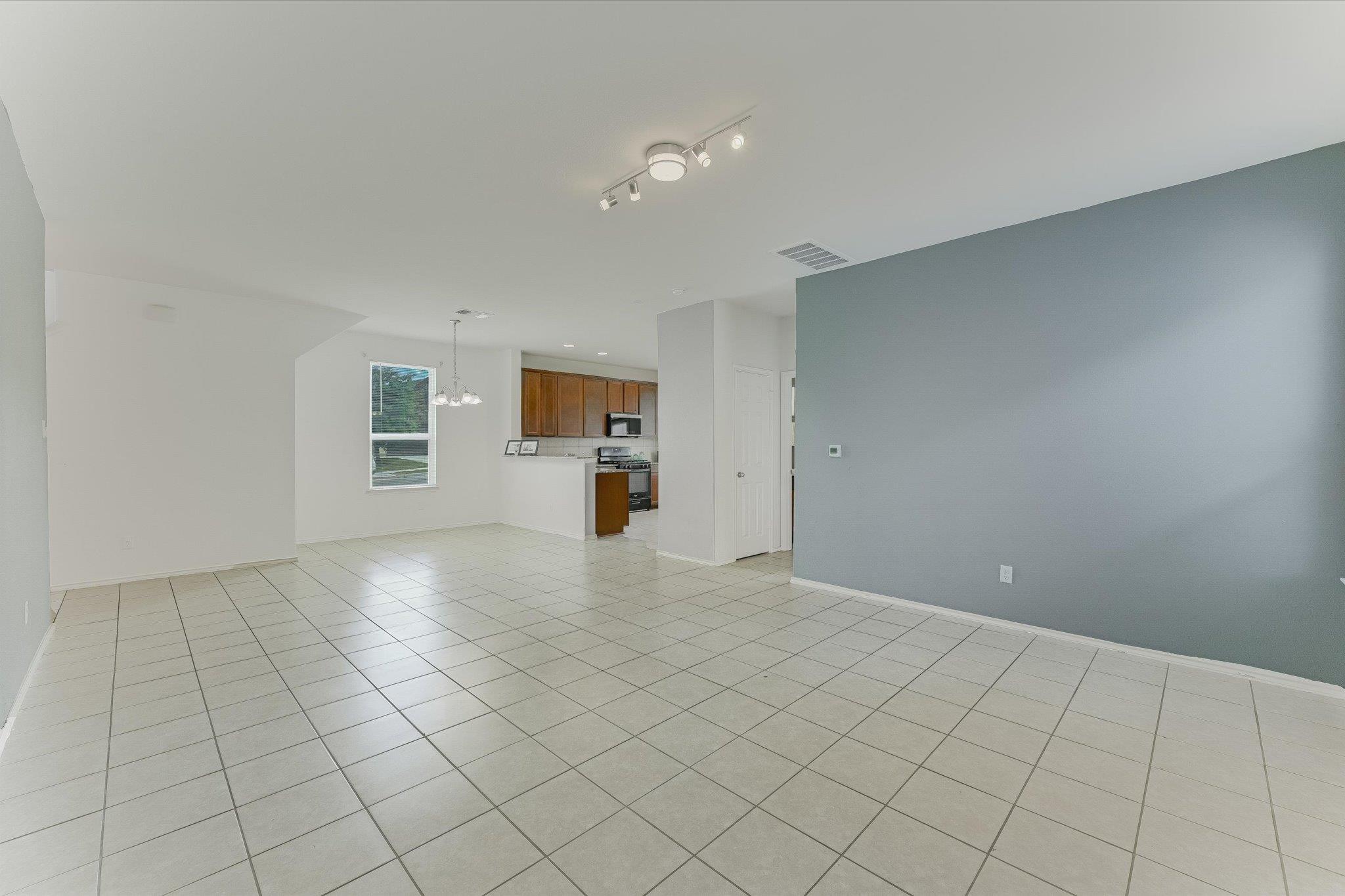 220 Nettletree DR