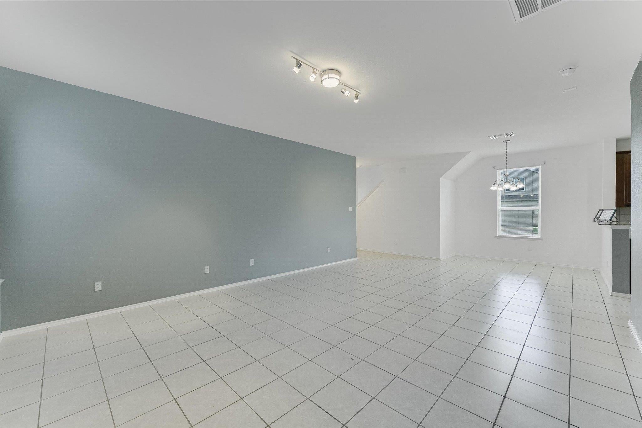 220 Nettletree DR