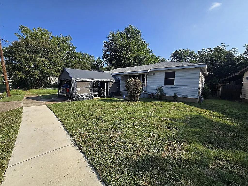105 E Voelter Ave