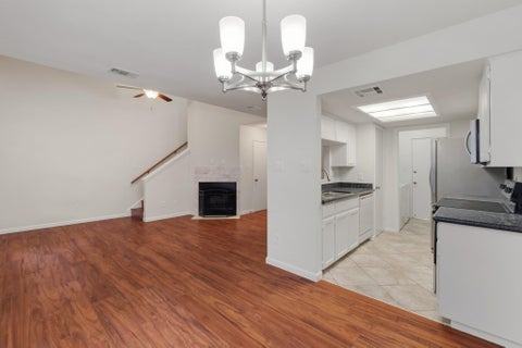 Tiny photo for 512 Eberhart LN #1402, Austin, TX 78745 (MLS # 7943386)