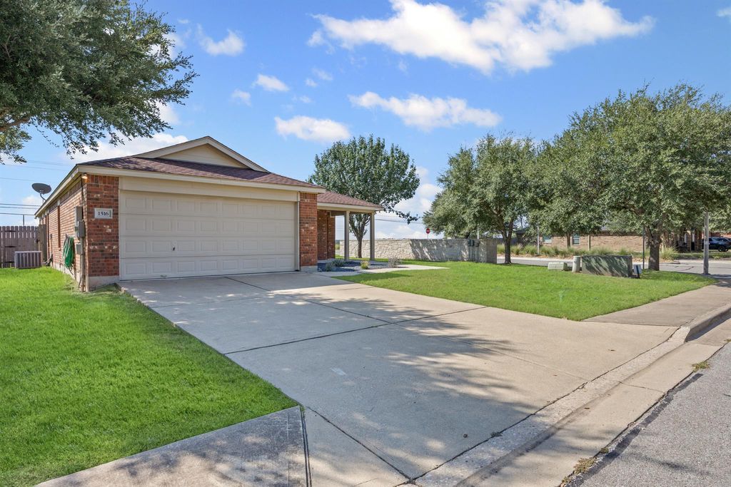 Photo of 1516 Paint Brush DR, Lockhart, TX 78644 (MLS # 8686901)
