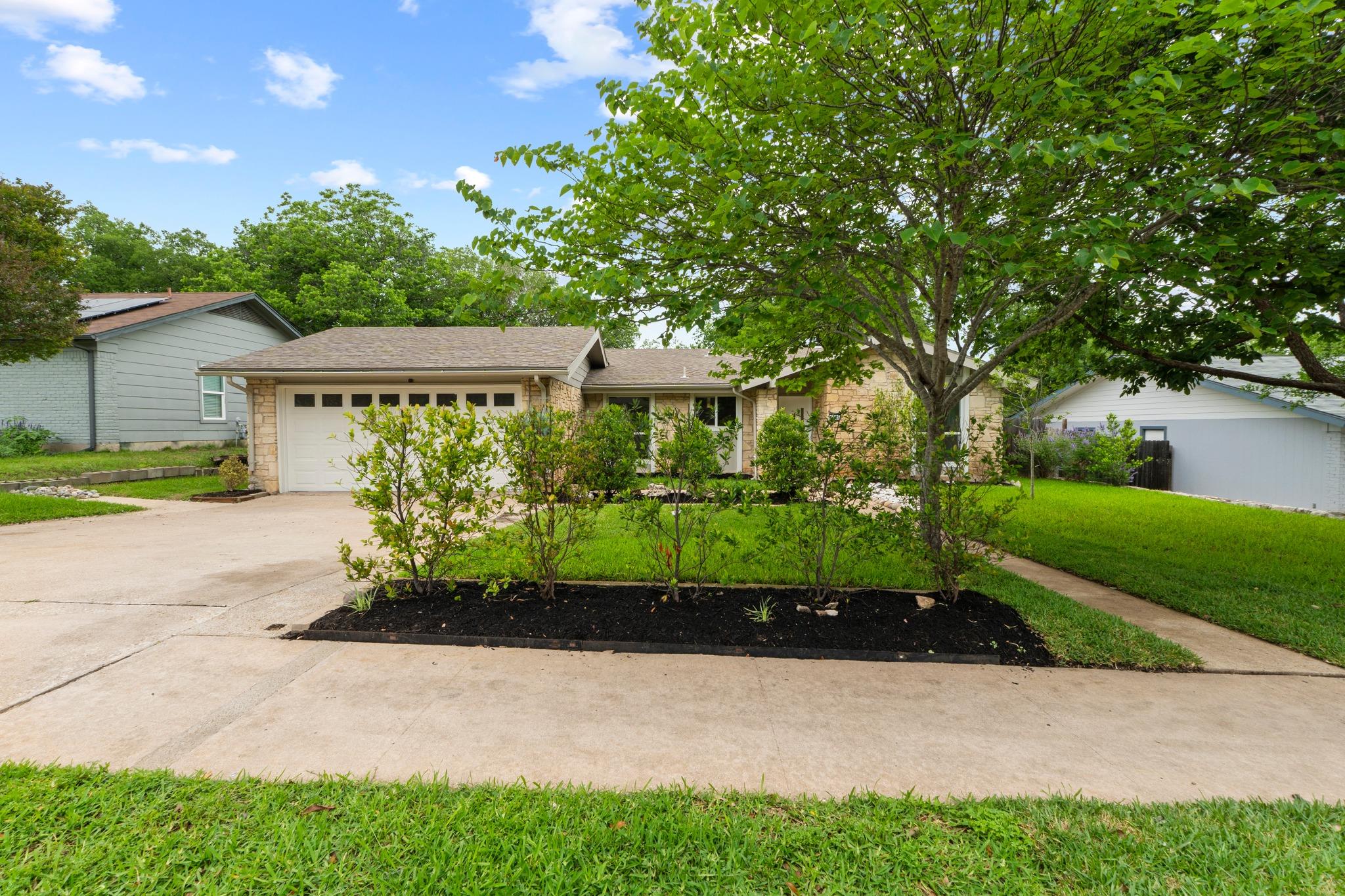 1608 Springer LN