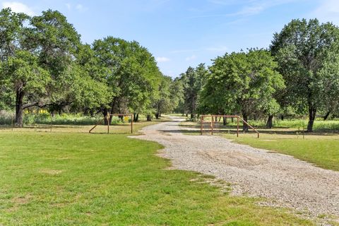 2474 Goehmann LN Fredericksburg TX 78624