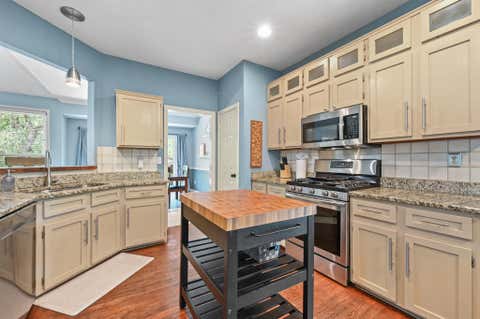 Tiny photo for 12047 Lincolnshire DR, Austin, TX 78758 (MLS # 2548161)