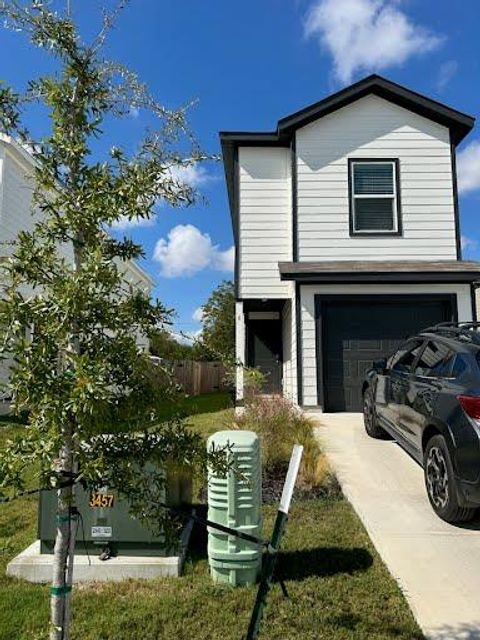 6 Trinity CIR Lockhart TX 78644