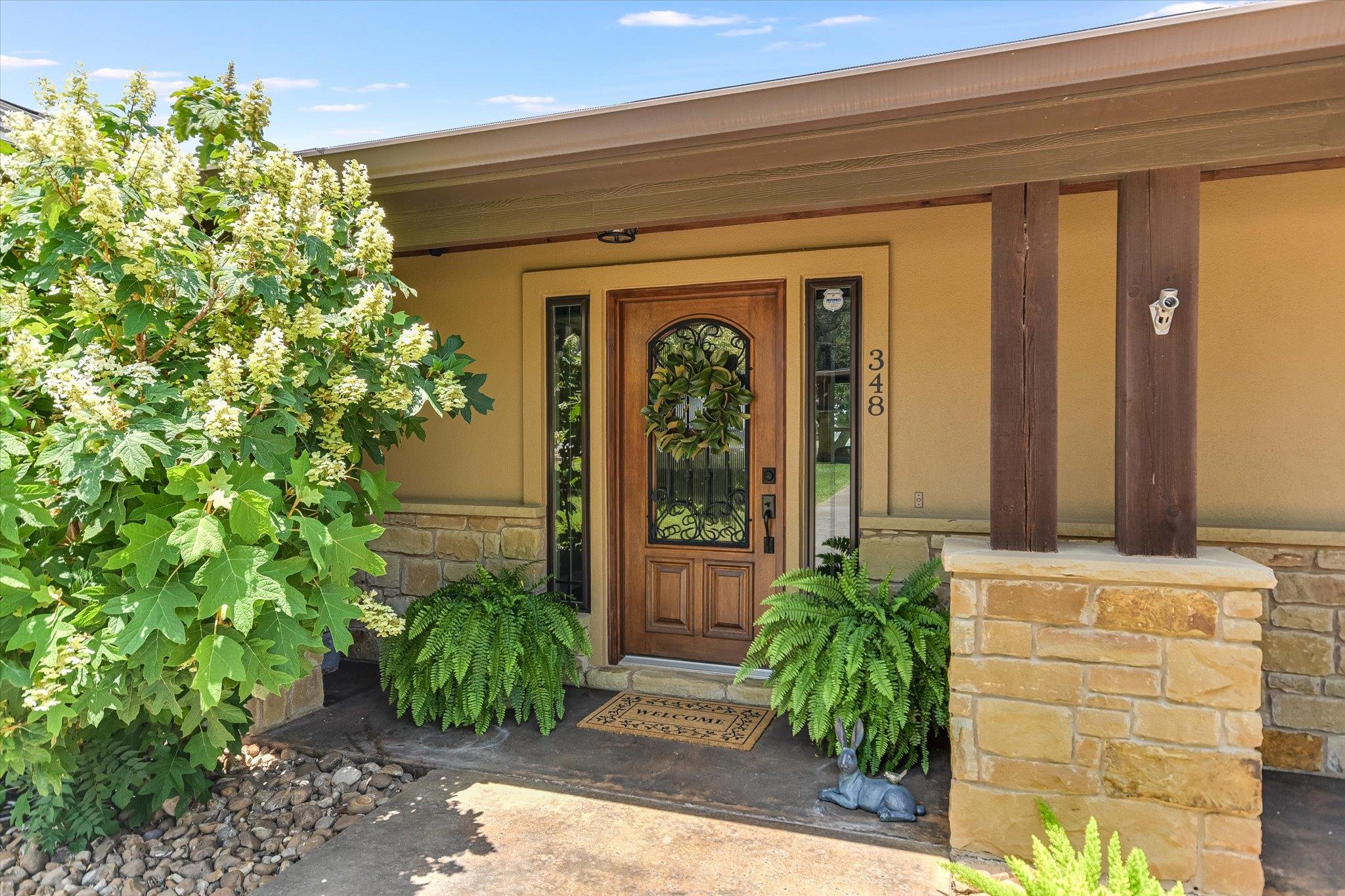 348 Carlson CIR
