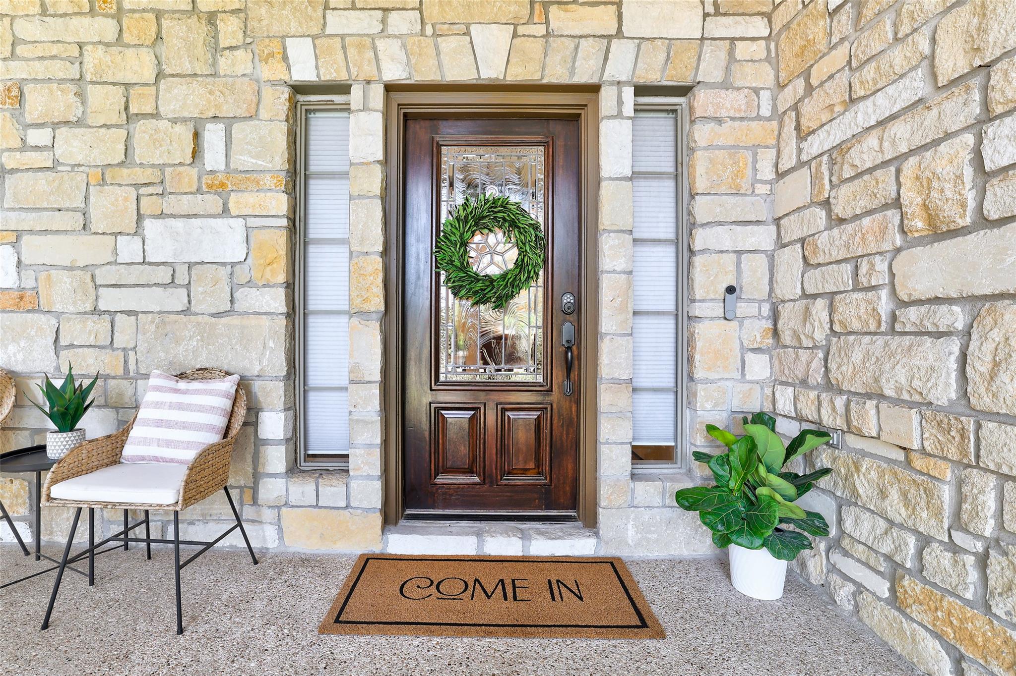 111 Roberts CIR