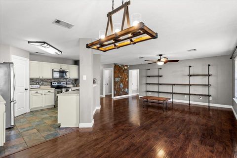 208 Rock Hound LN Liberty Hill TX 78642