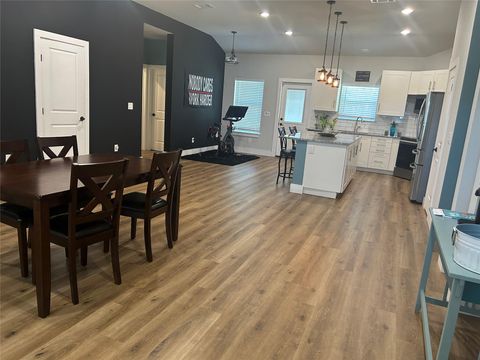 Tiny photo for 18322 Lake Oaks DR, Jonestown, TX 78645 (MLS # 4675265)