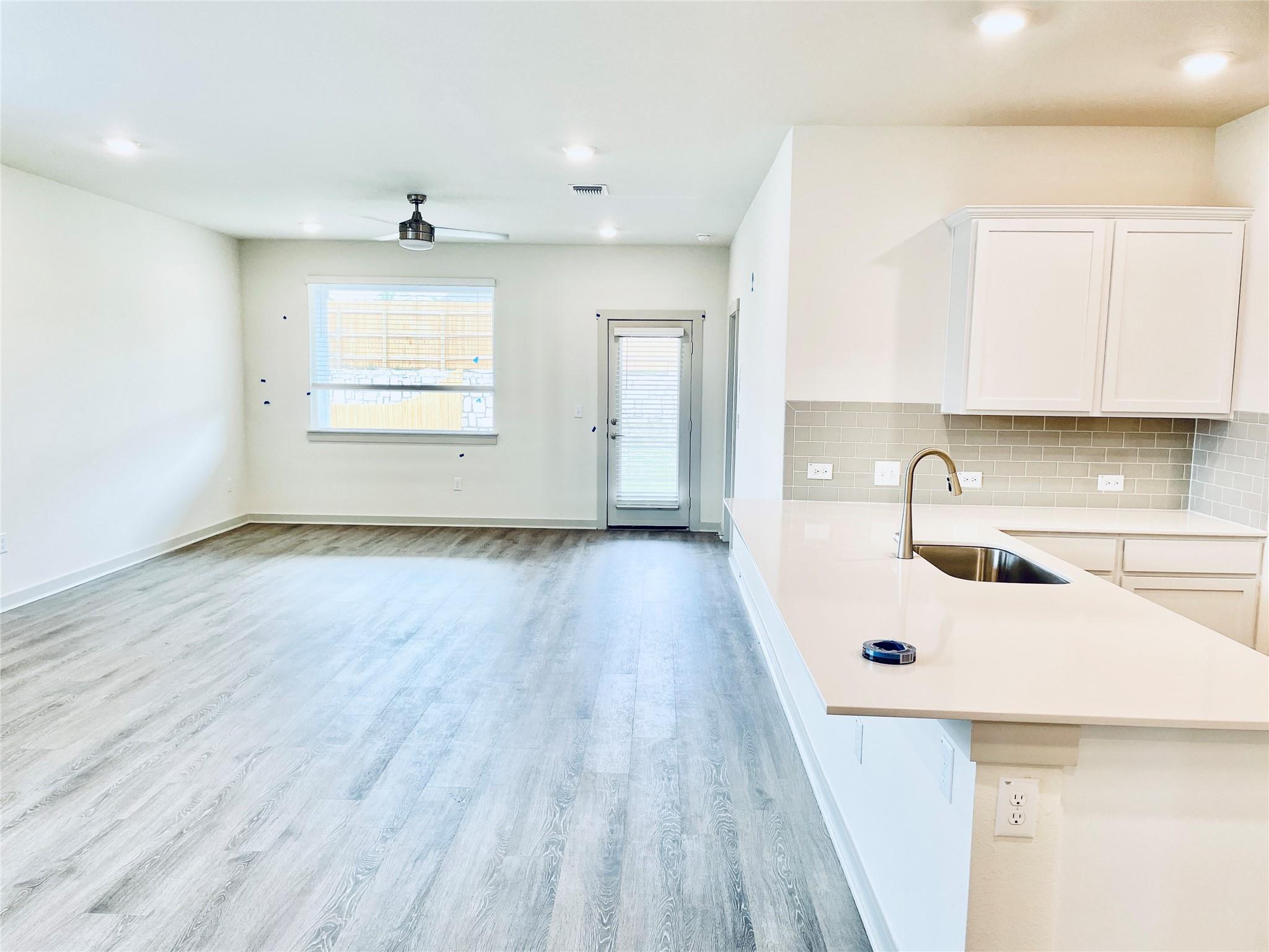 2413 Sisterdale LN