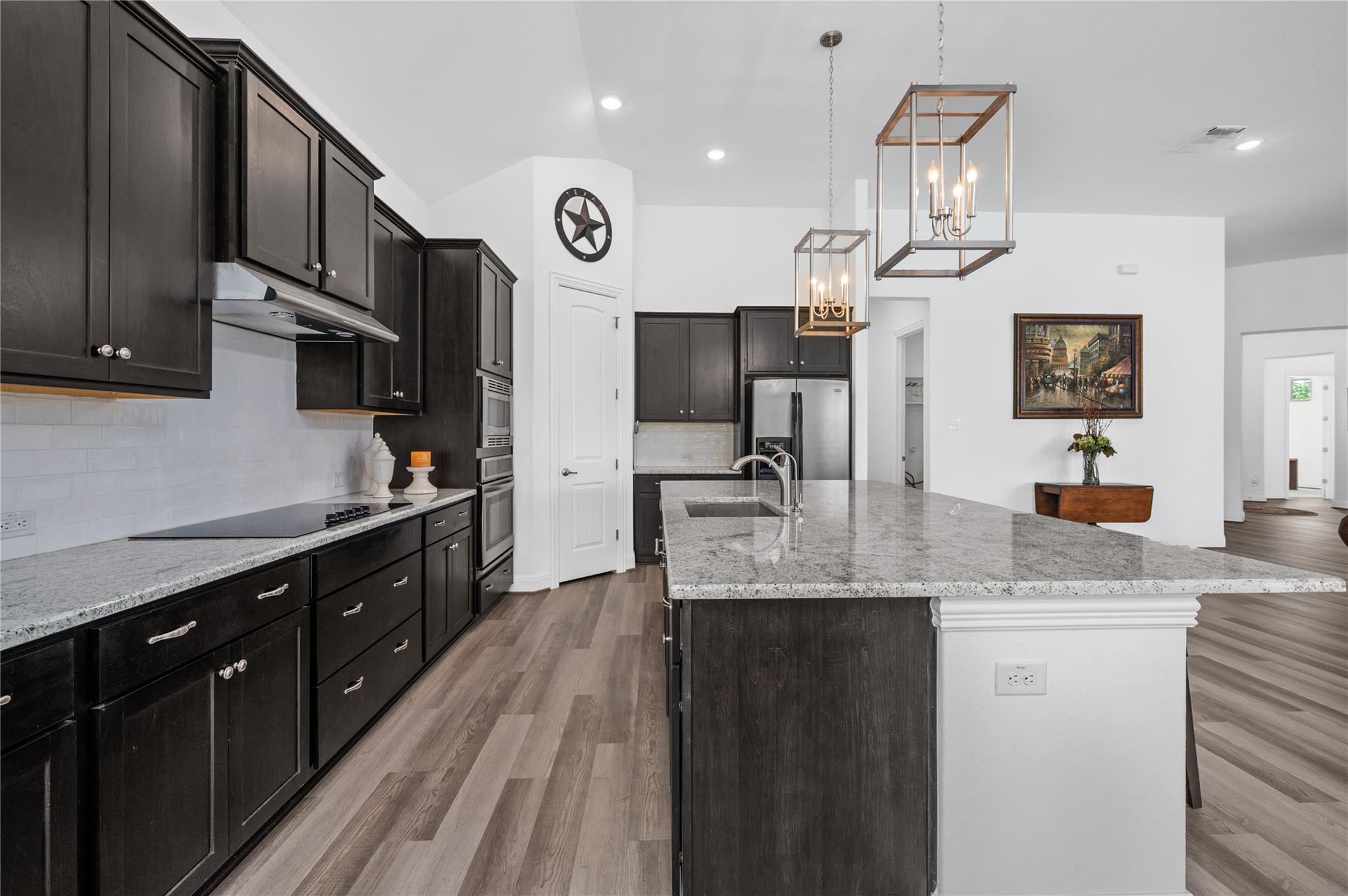 1404 Scenic Oaks DR