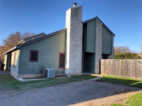 Photo of 1701 Horseshoe CIR, Round Rock, TX 78681 (MLS # 8970775)