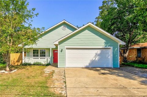 Photo of 2306 West ST, Taylor, TX 76574 (MLS # 2501608)