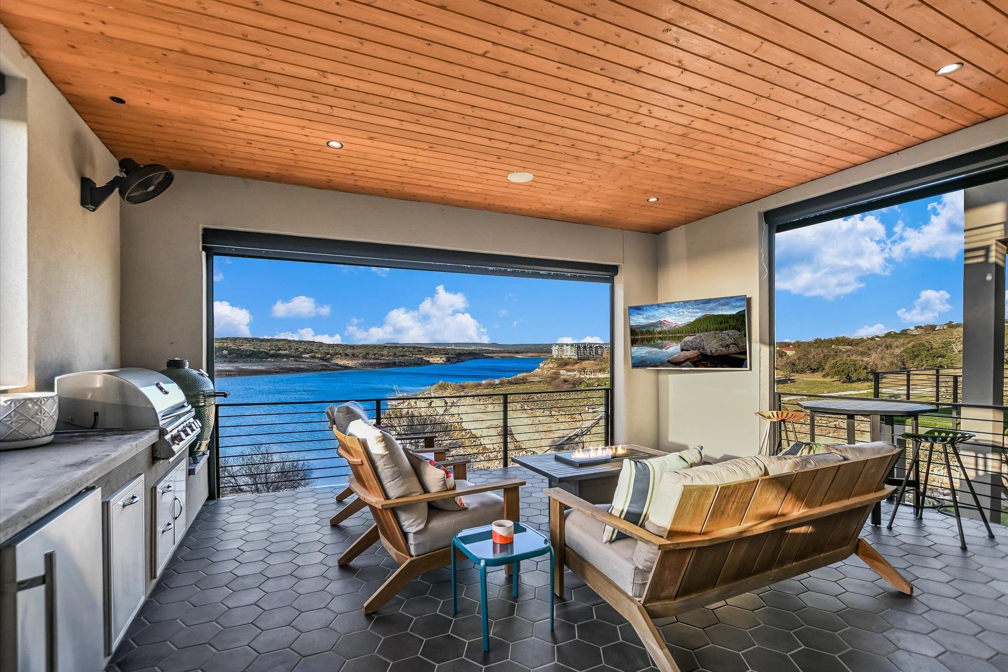 22006 Beacon Point CV