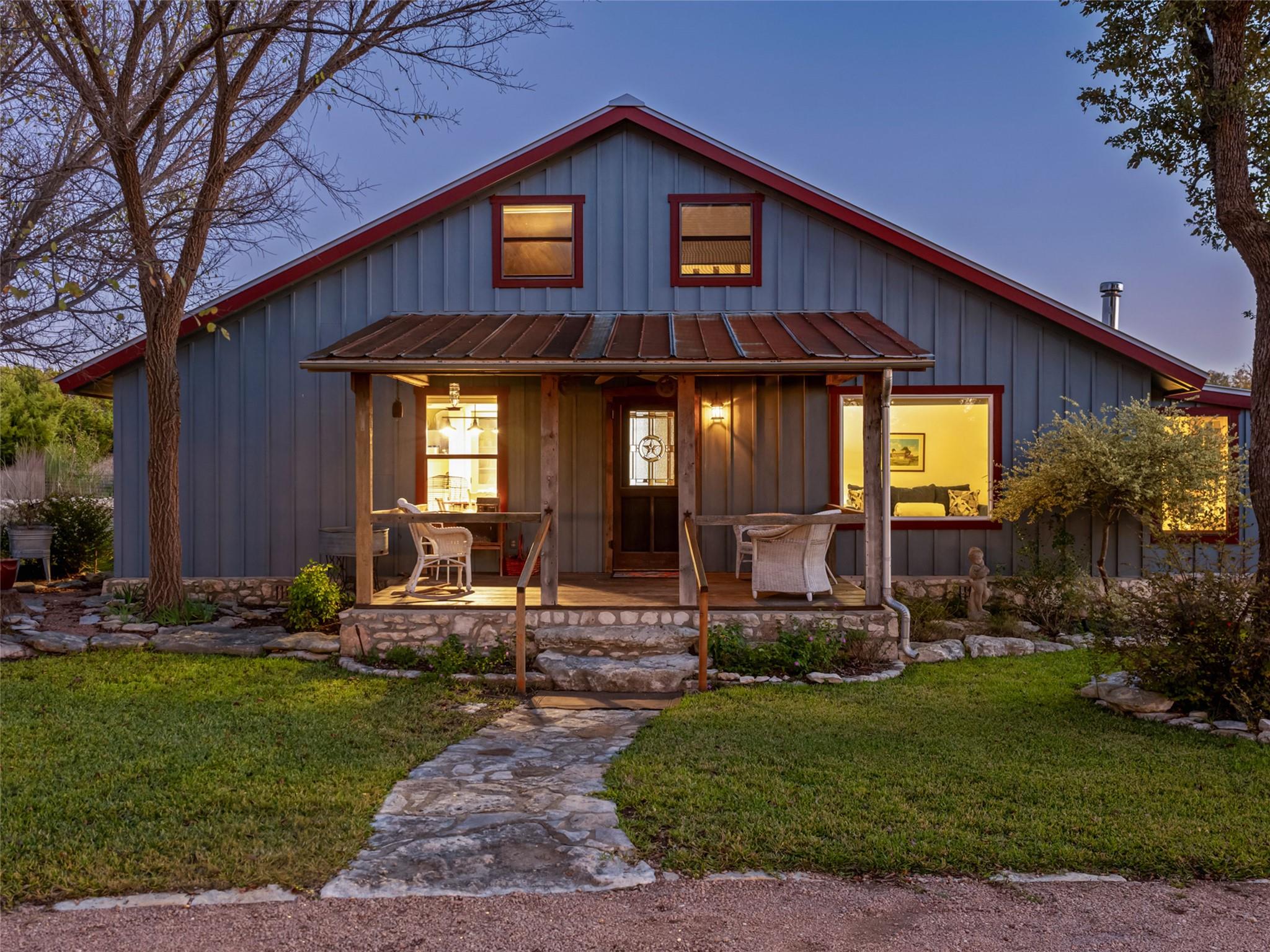 483 E Grand Oaks DR