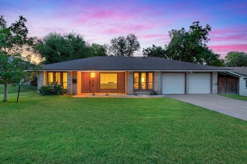 9010 Laurel Grove DR Austin TX 78758