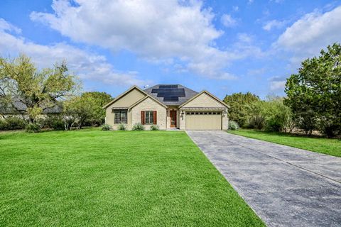 Photo of 935 Wesley Ridge DR, Spicewood, TX 78669 (MLS # 5052129)
