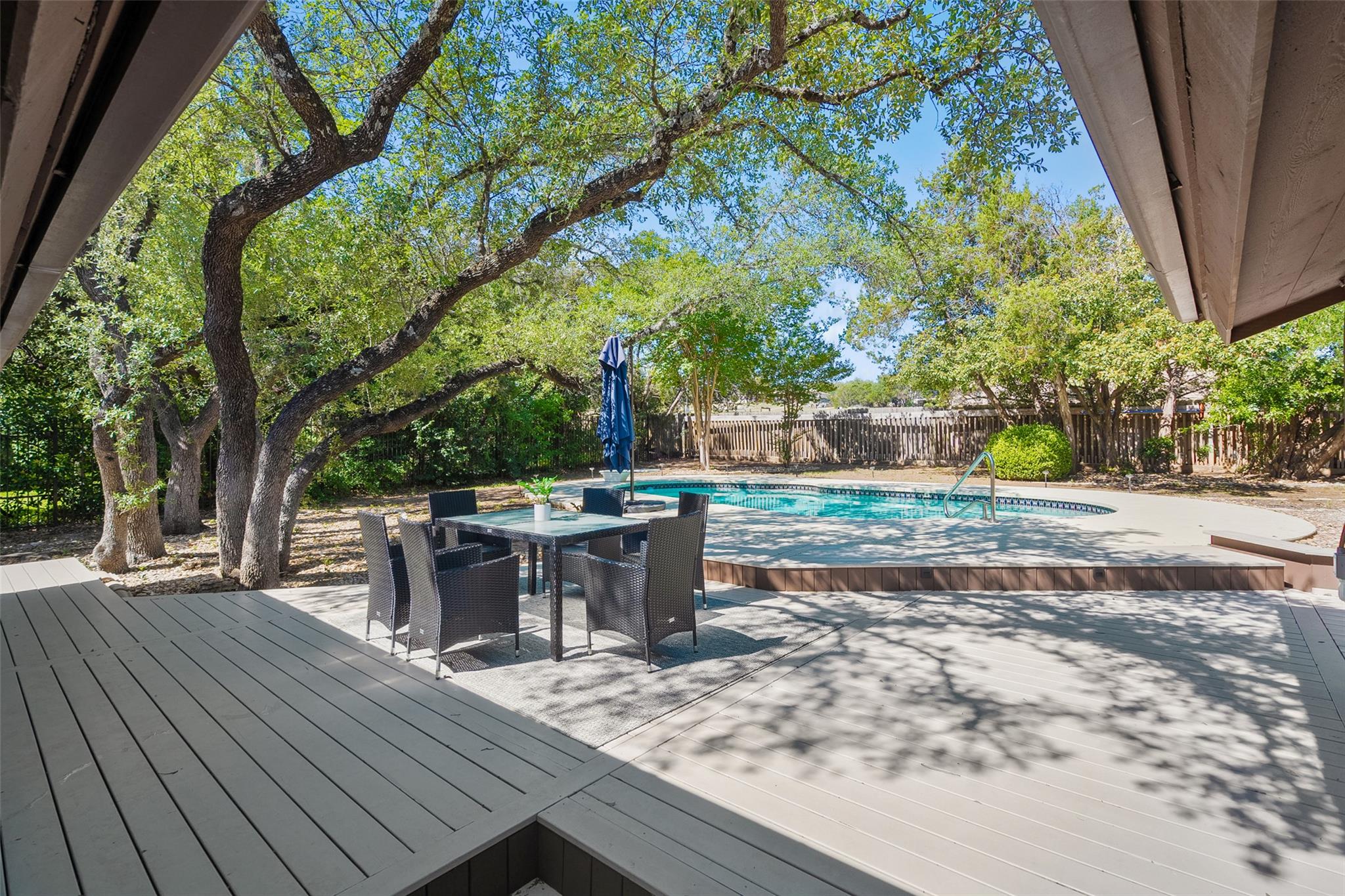 111 Blue Jay DR