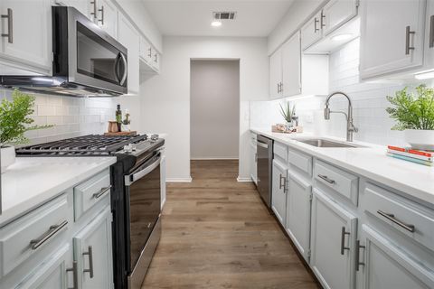 Tiny photo for 5720 Shreveport DR, Austin, TX 78727 (MLS # 4497021)